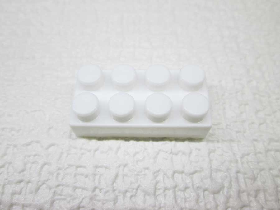 DAISO 300円 ブロック 2×4 白色