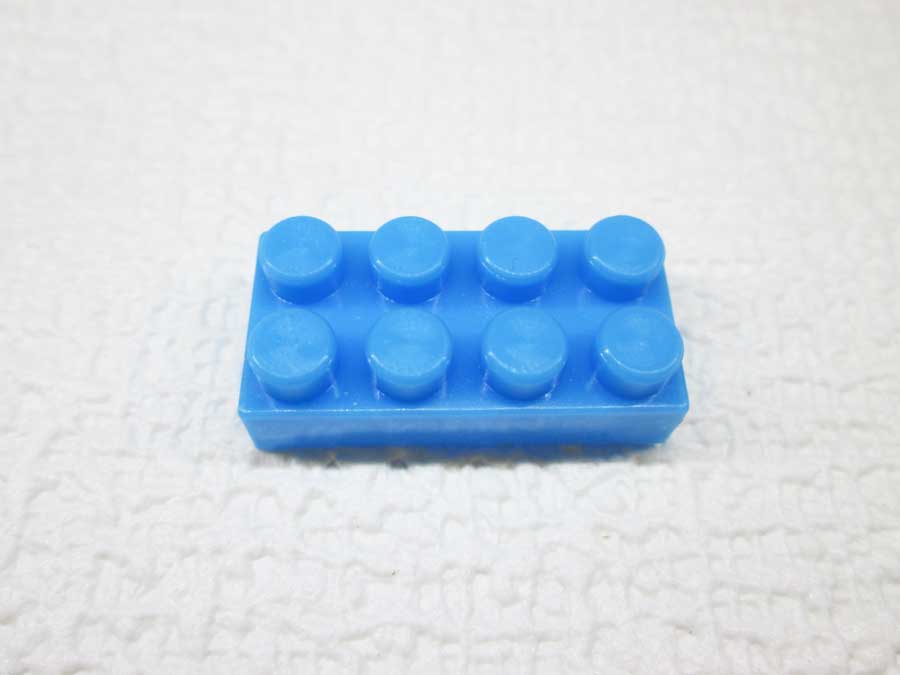 DAISO 300円 ブロック 2×4 青色