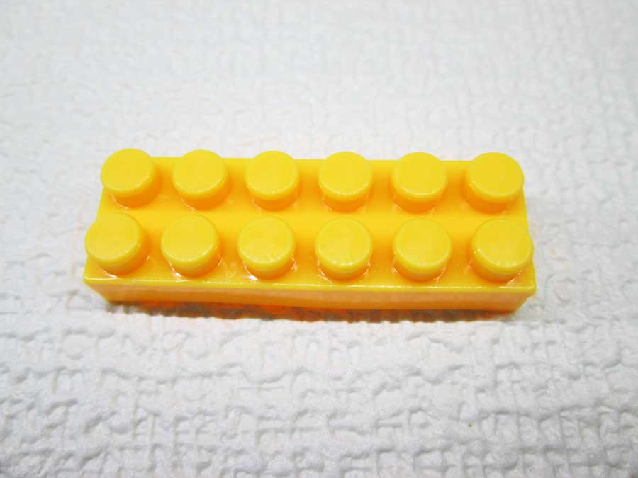 DAISO 300円 ブロック 2×6 黄色