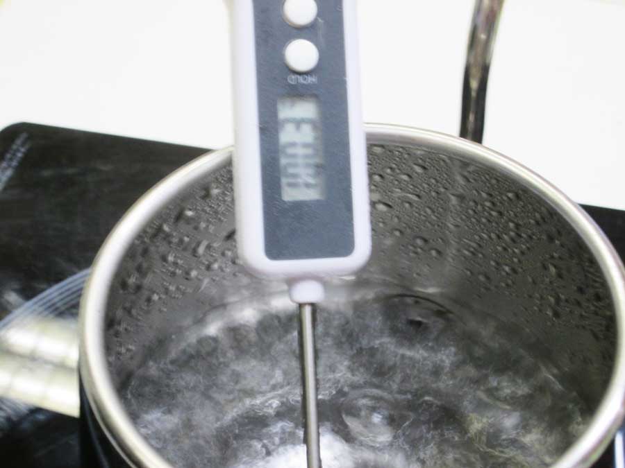 ダイソー デジタルキッチン温度計 お湯2